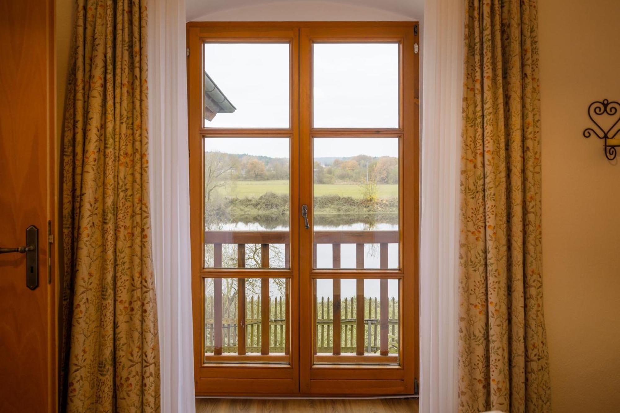 Urlaub Am Regen - Ferienhof Dirnberger Nittenau Exterior photo